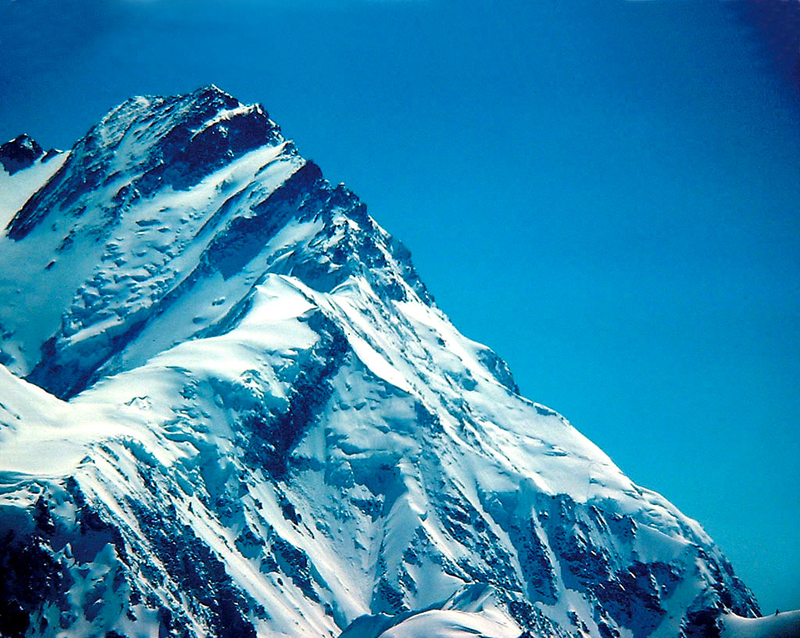 ista de la arista donde se intersectan las paredes Diamir y Rupal. Wikimedia Commons
